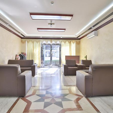 Oyo 366 Waves Hotel アジュマーン エクステリア 写真