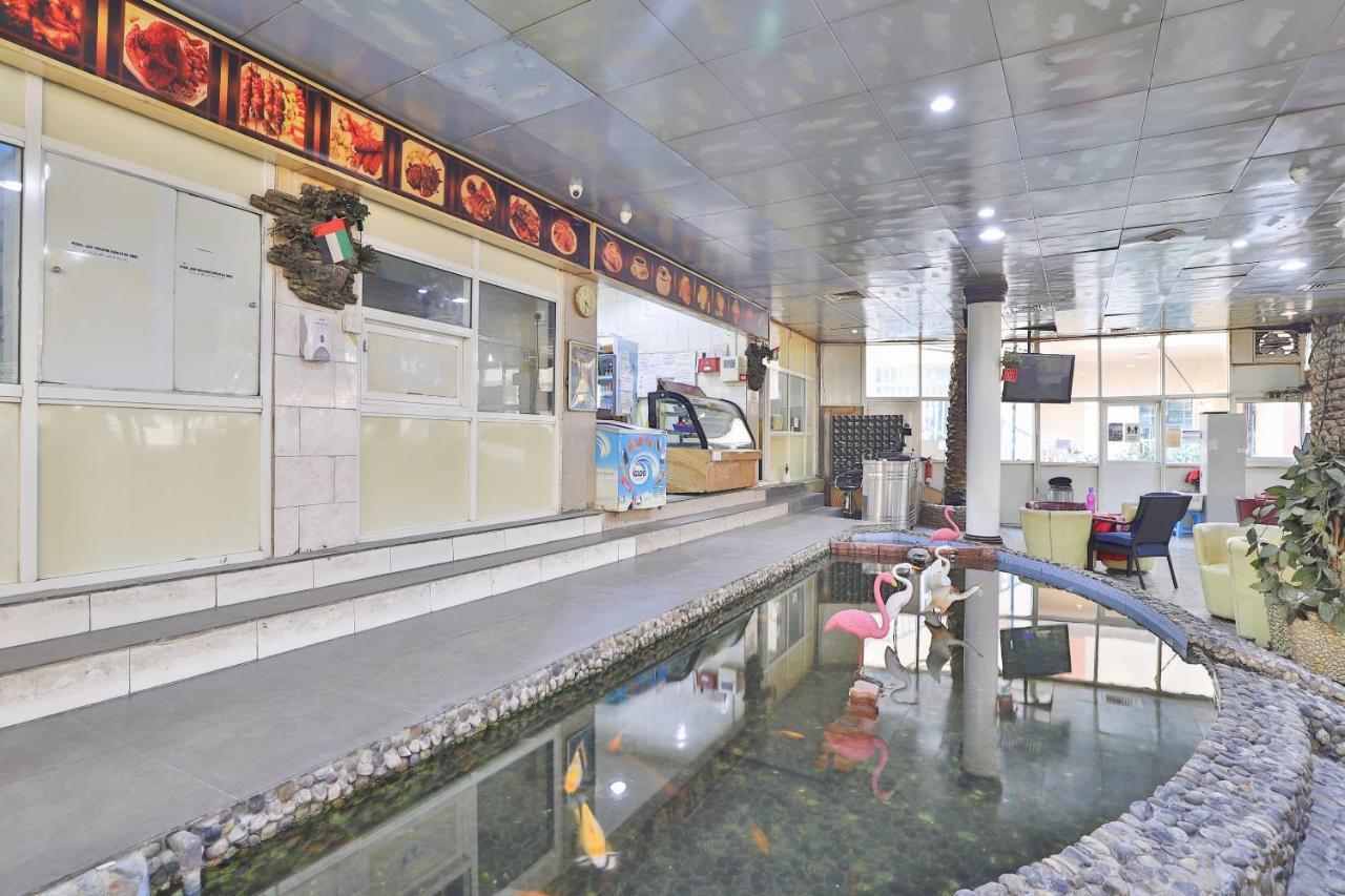 Oyo 366 Waves Hotel アジュマーン エクステリア 写真