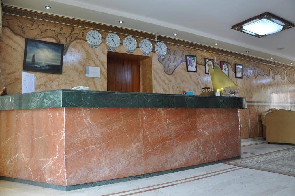 Oyo 366 Waves Hotel アジュマーン エクステリア 写真